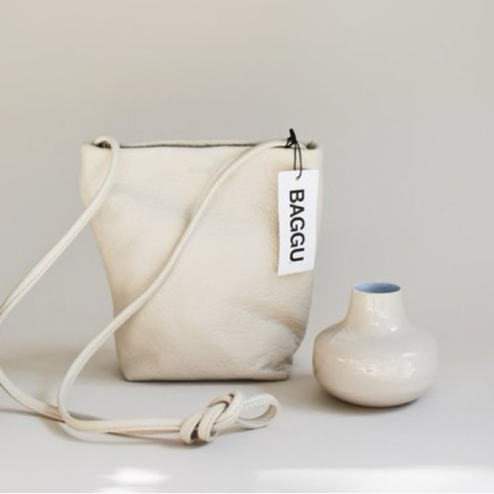 Baggu Leather Cross Body Purse in the color Bone